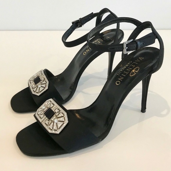 VALENTINO GARAVANI BLACK SATIN CRYSTAL ART DECO SANDALS SIZE IT 38 / US 8 - Picture 9 of 16